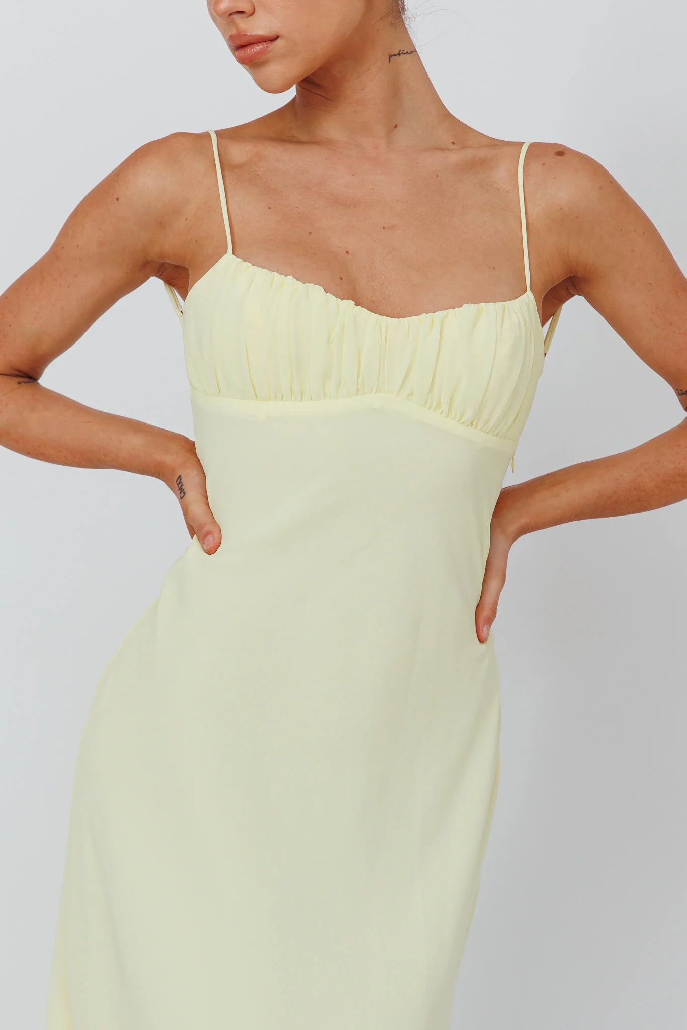 Elegant Strap Lemon Open Back Twist Detailed Maxi Dress