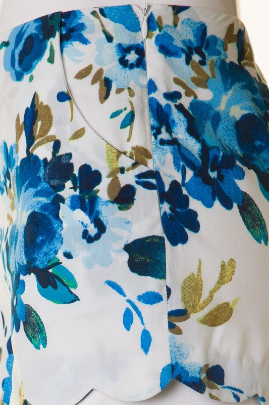 Scallop White Blue Floral Short