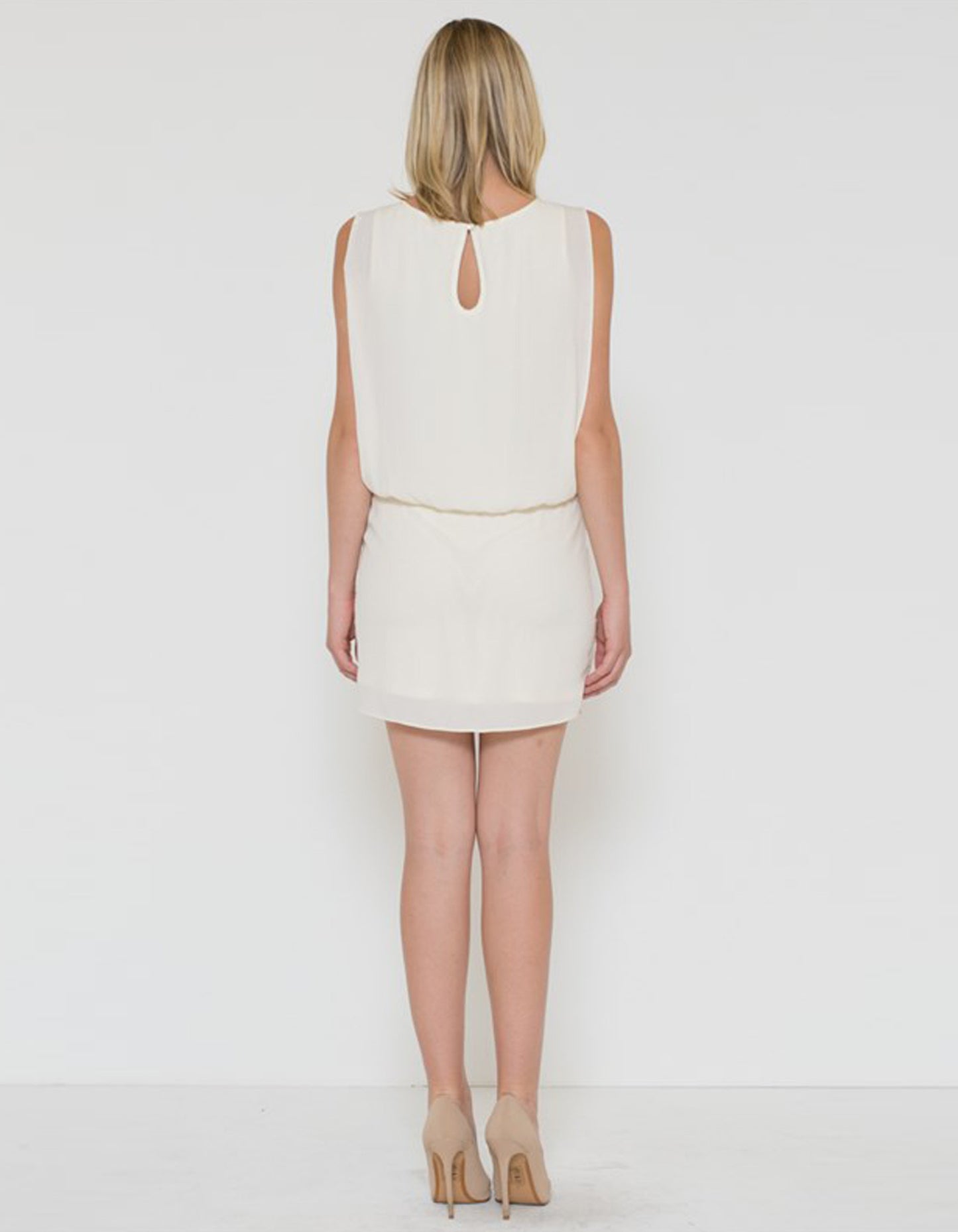 Dress with Fitted Skirt Detailed Sequin