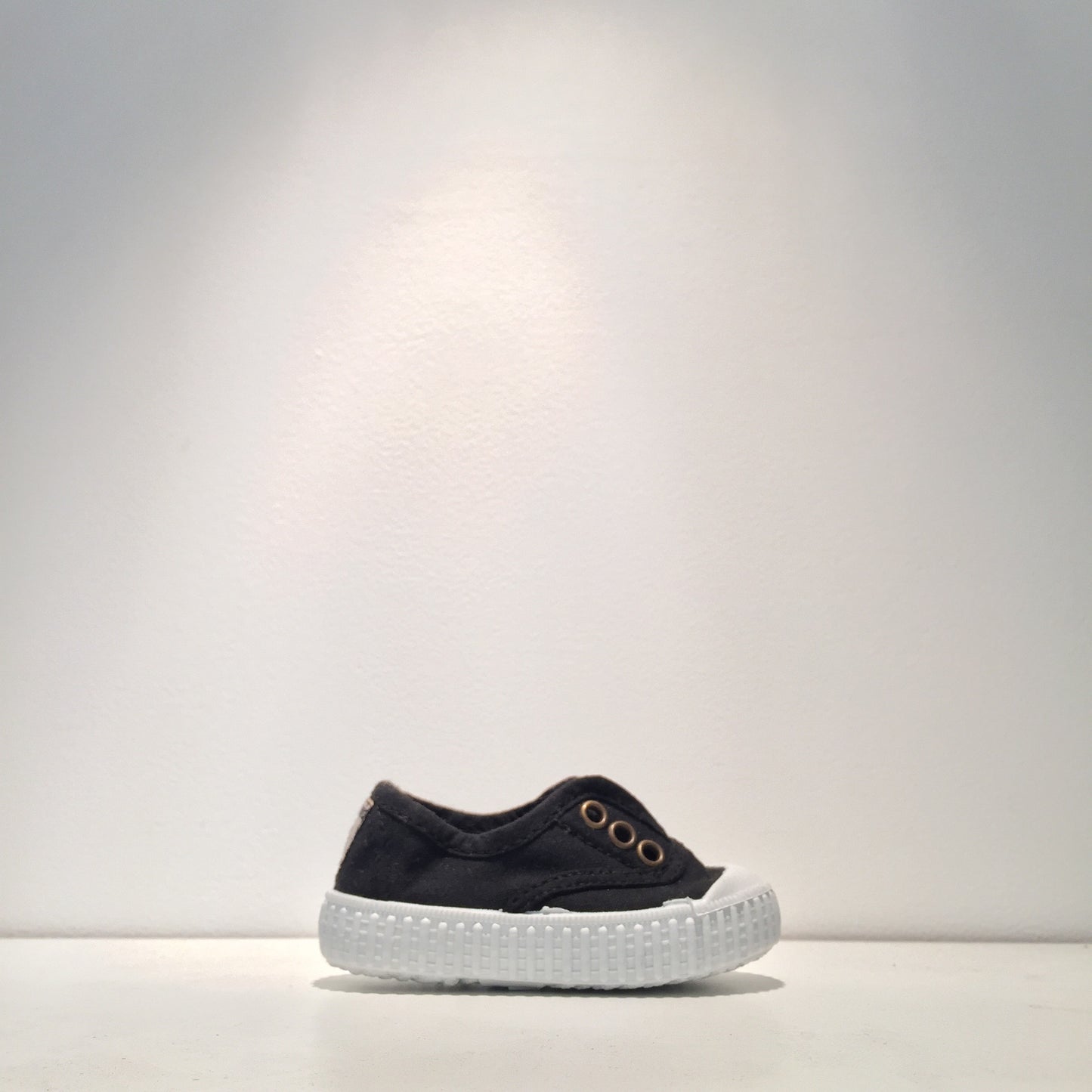 Kid's Fashion Black Slip On Adjustable Sneaker