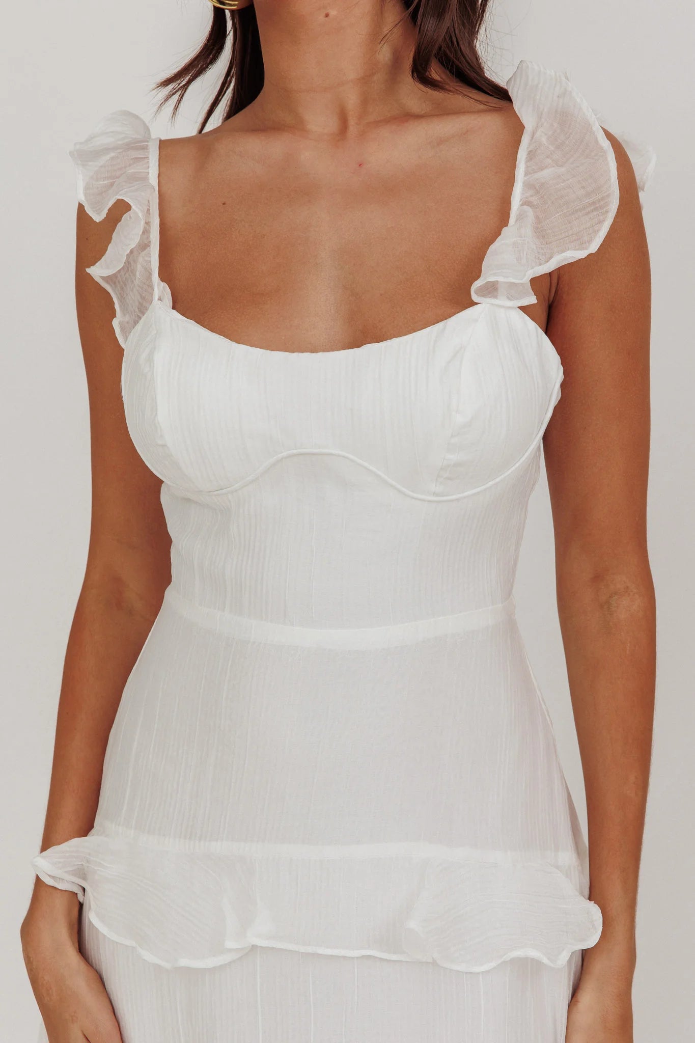 Elegant White Band Detailed Ruffle Back Tie-Up Maxi Dress