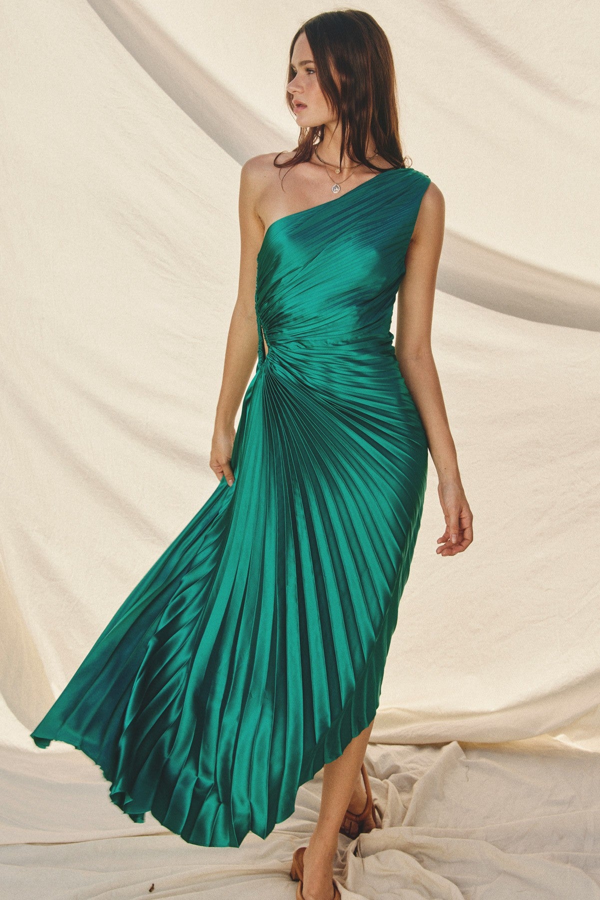 Elegant One Shoulder Emerald Green Cut-Out Pleated Satin Midi Dress
