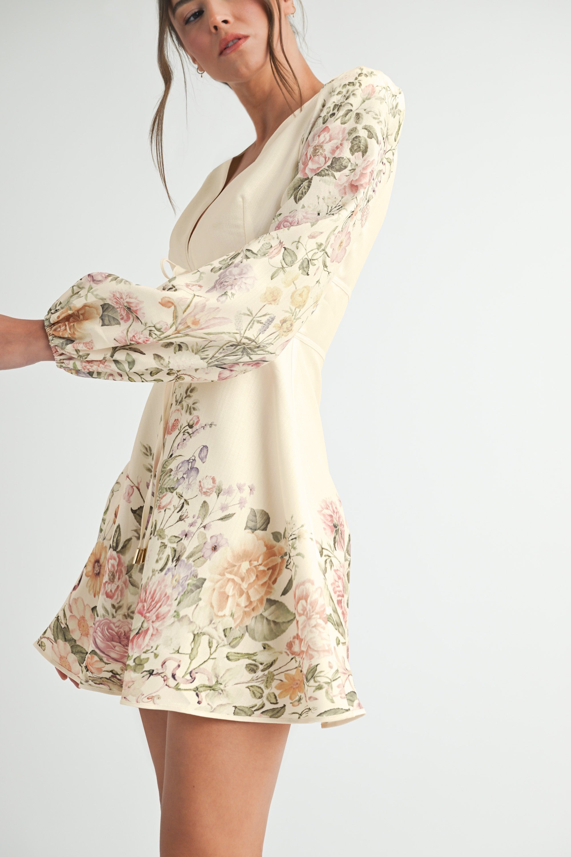 Elegant Cream Floral Print V-Neck Ruffle Mini Dress with Puffy Long Sleeve L / Cream Elegant Cream Floral Print V-Neck Ruffle Mini Dress with Puffy Long Sleeve L / Cream