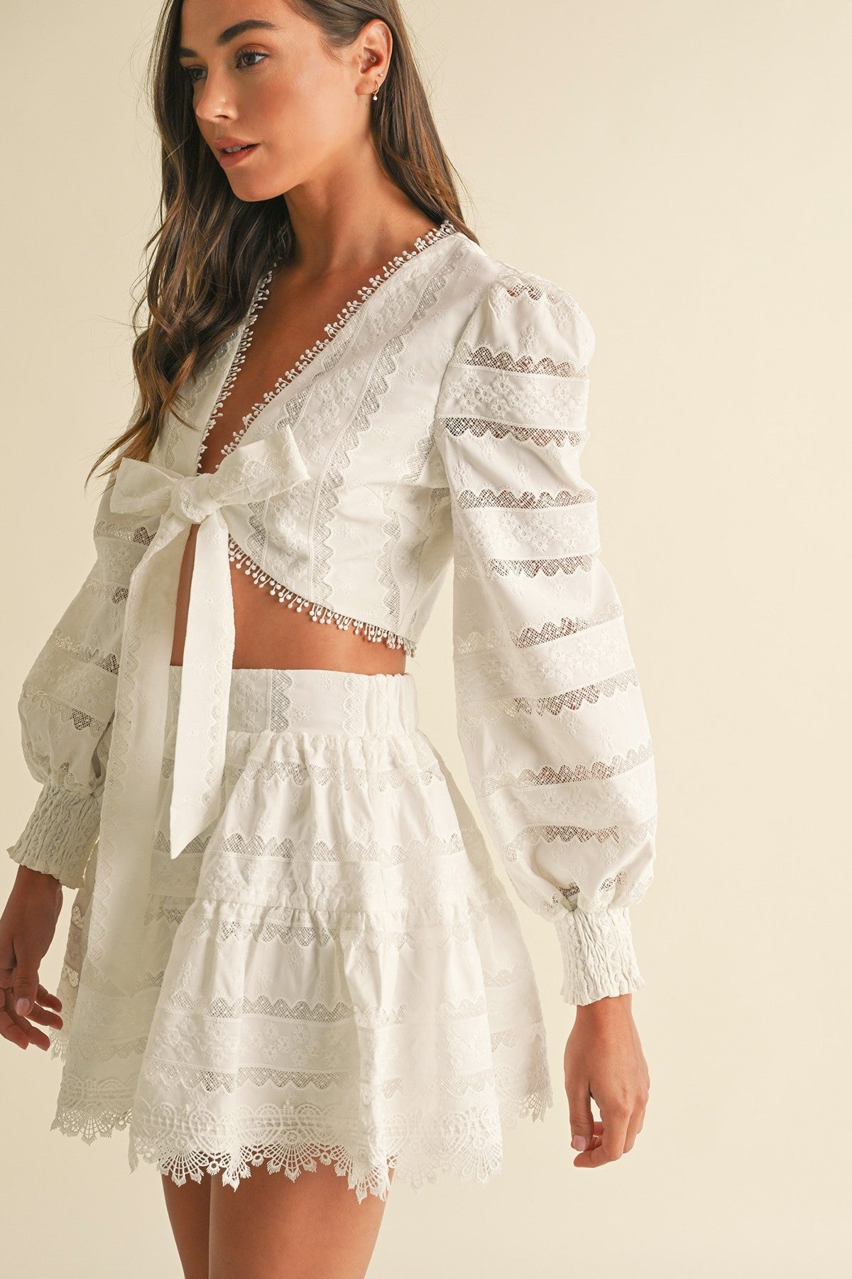 Elegant White Floral Lace Detailed High Waisted Skirt