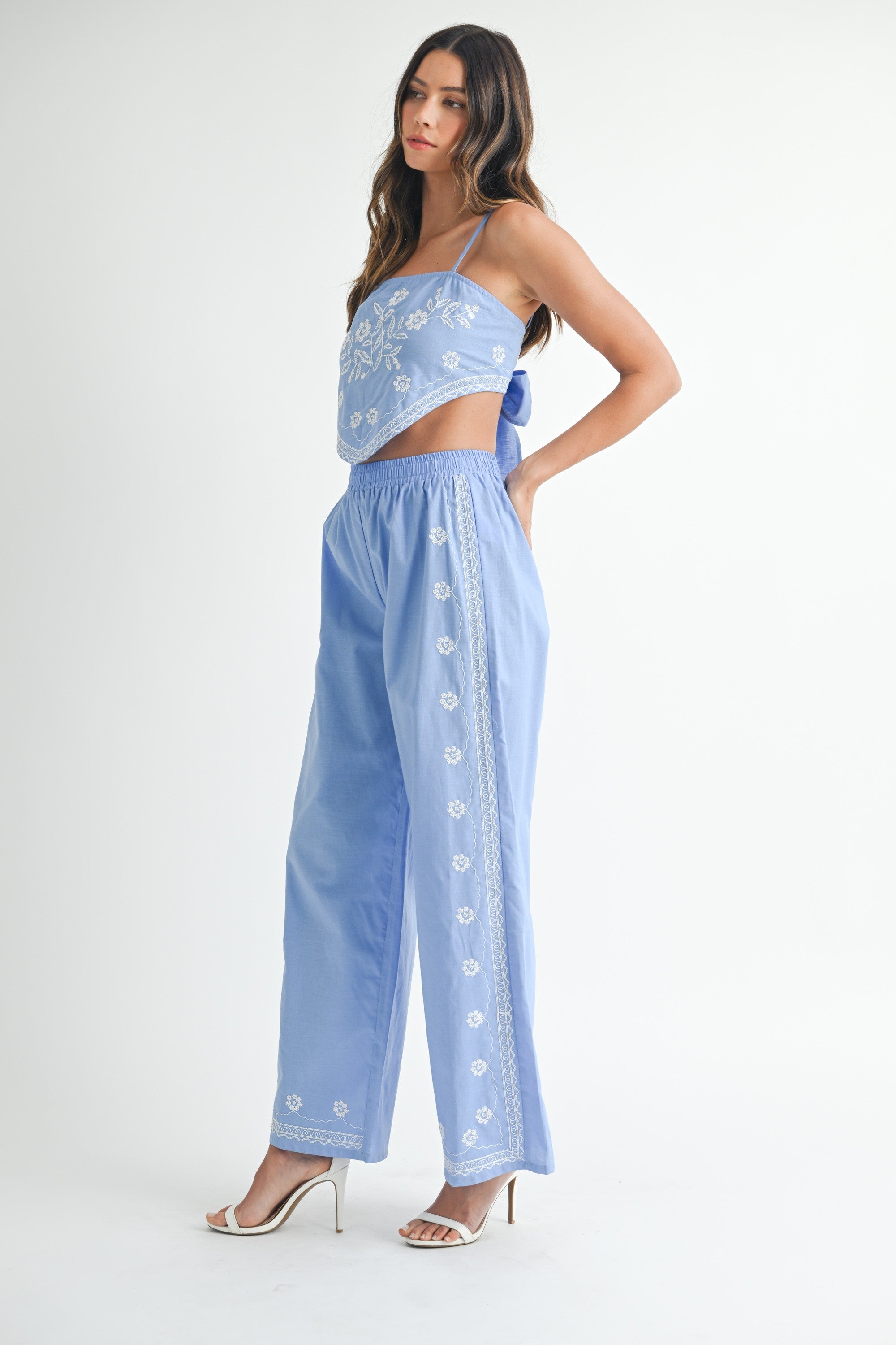 Fashion Summer Strap Periwinkle White Floral Embroidery Back Tie-Up Crop Top