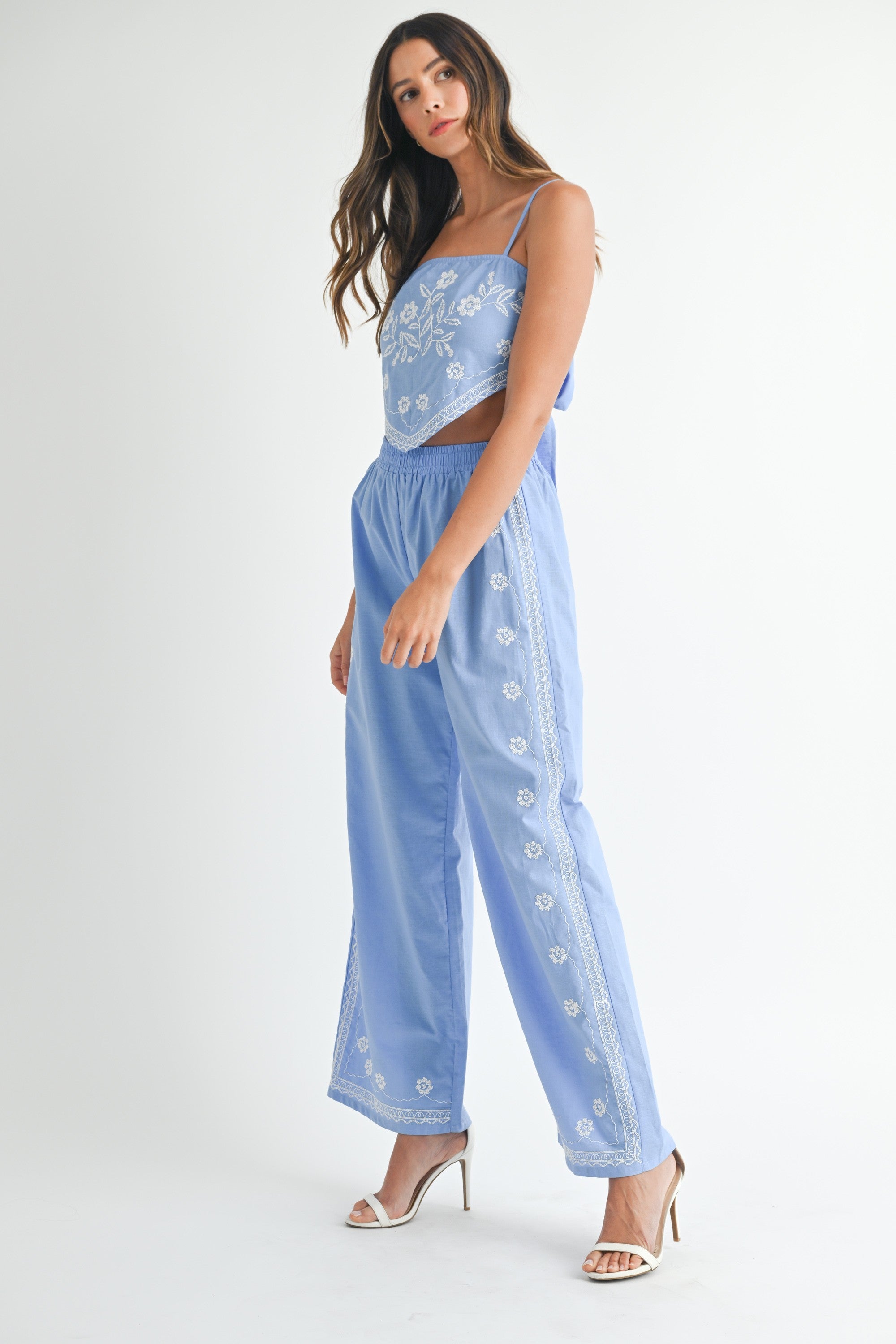 Fashion Summer Strap Periwinkle White Floral Embroidery Back Tie-Up Crop Top