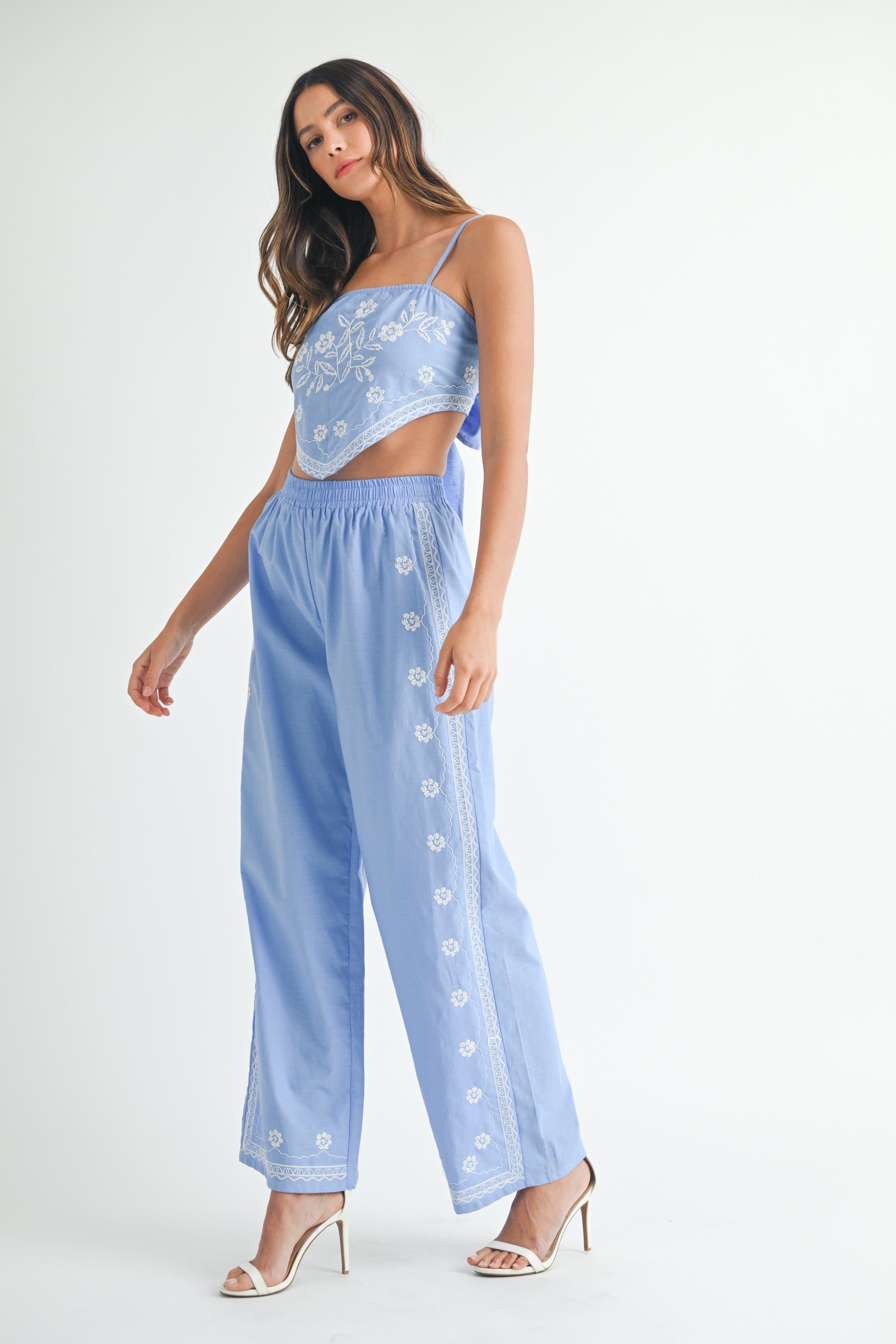Fashion Summer Strap Periwinkle White Floral Embroidery Back Tie-Up Crop Top