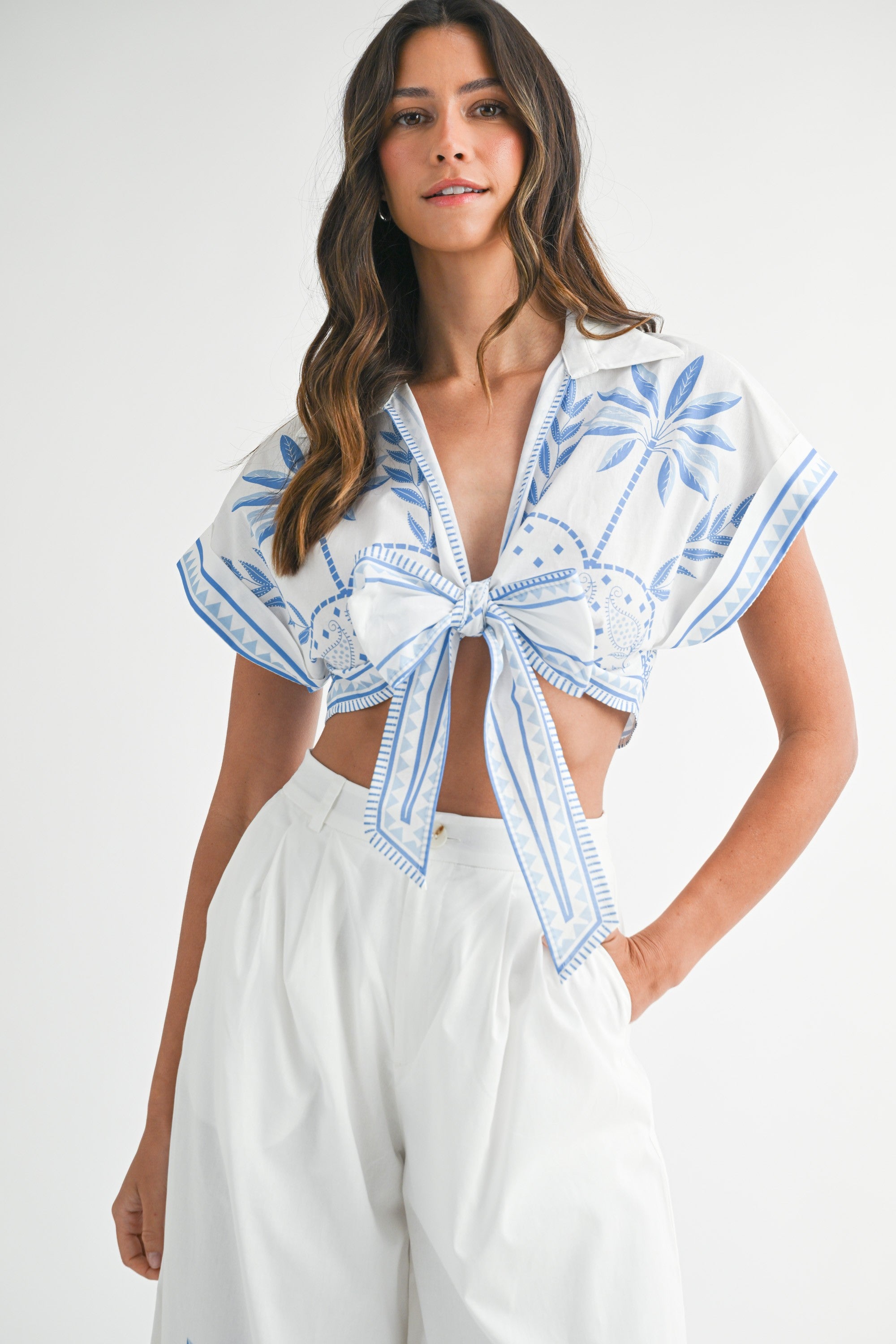 Fashion Summer White Blue Floral Print Front Tie-Up Crop Top
