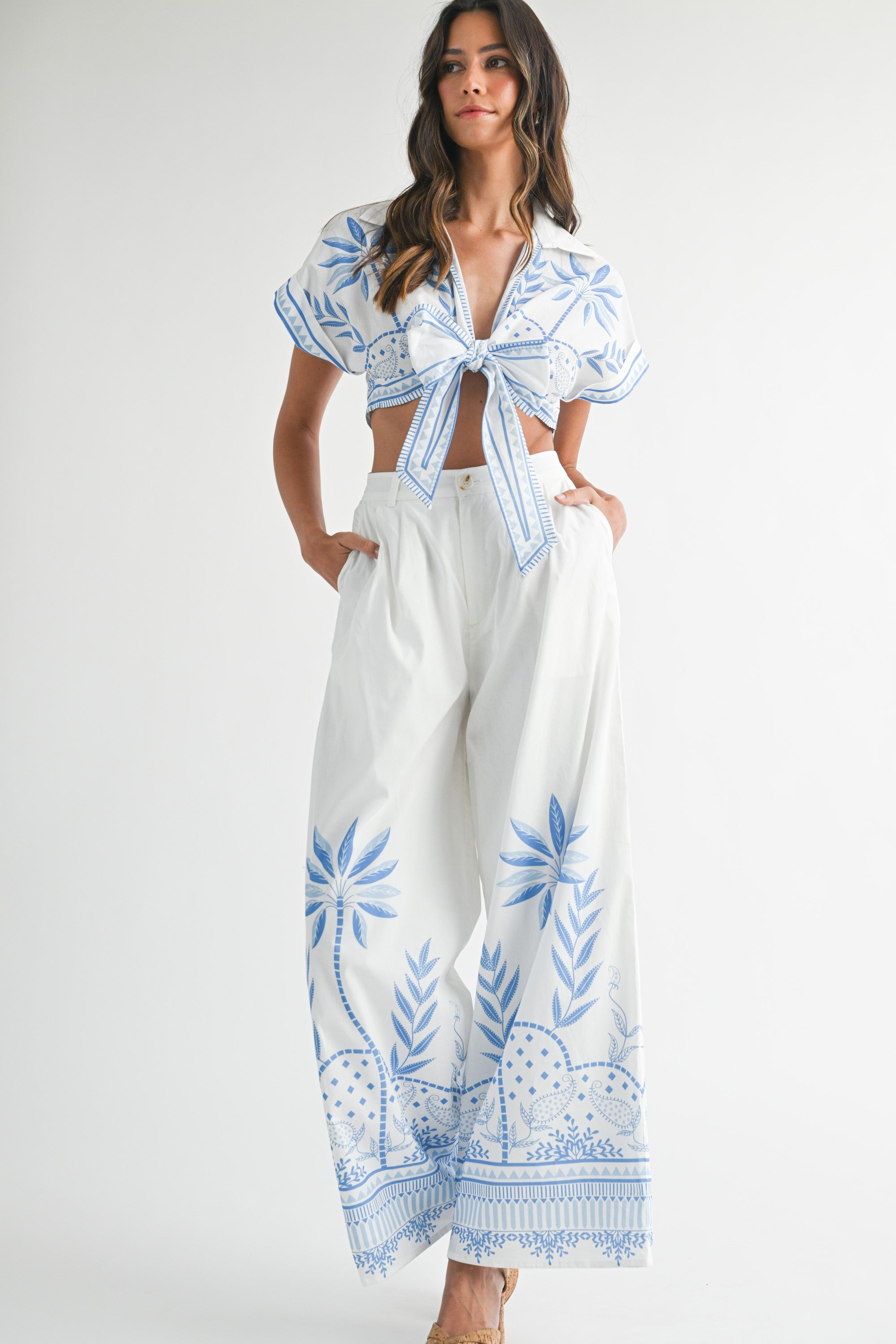 Fashion Summer White Blue Floral Print Front Tie-Up Crop Top