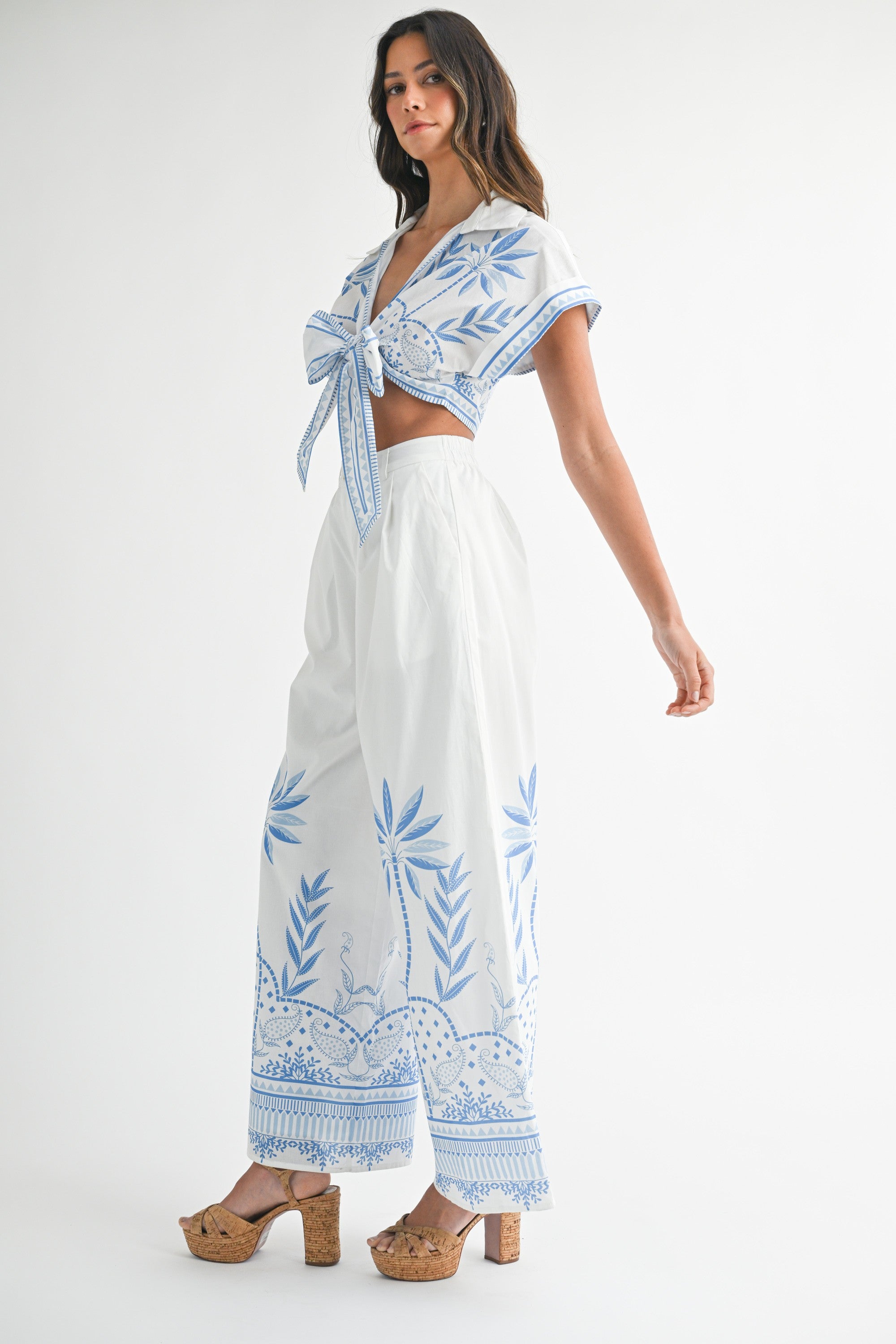 Fashion Summer White Blue Floral Print Front Tie-Up Crop Top