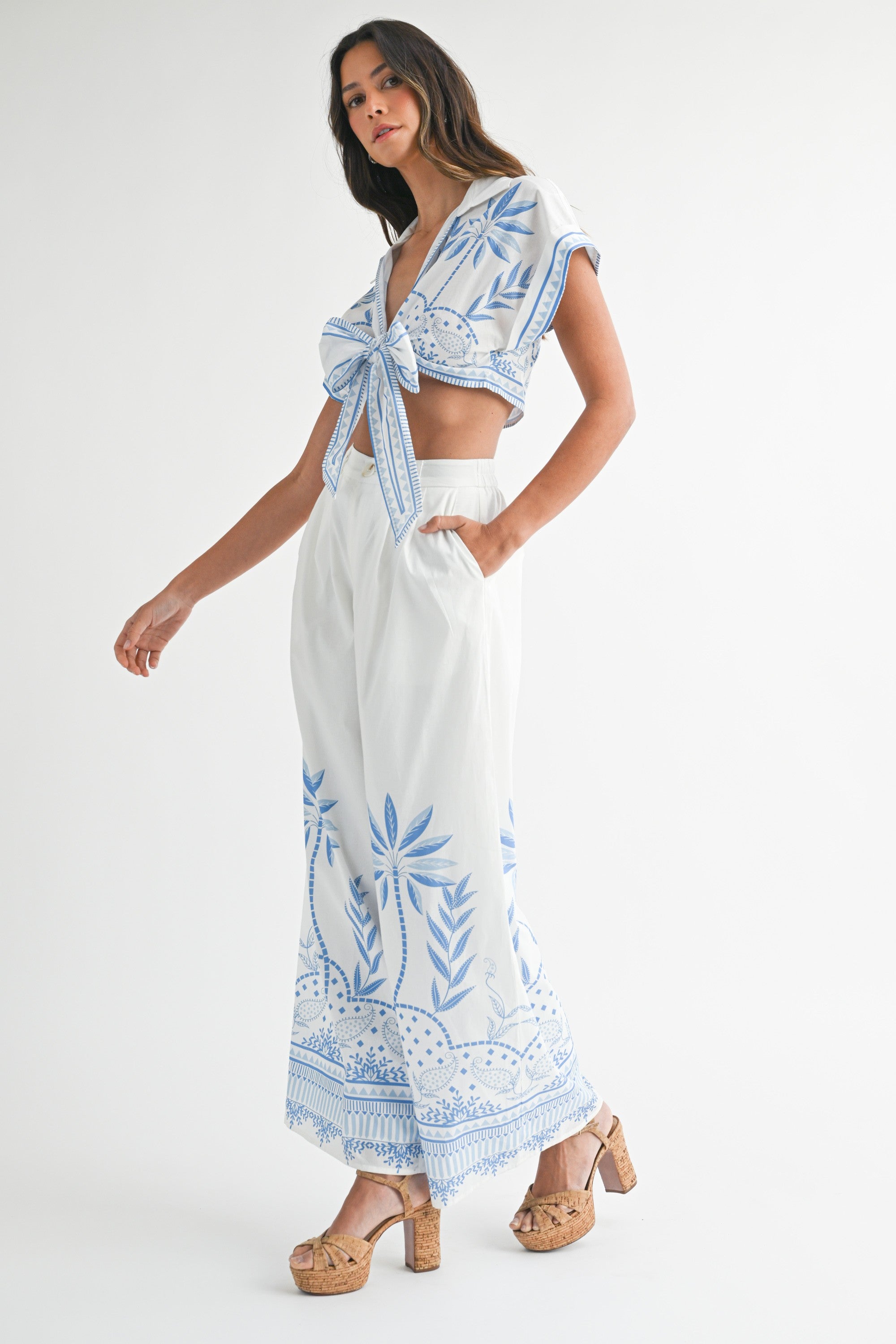 Fashion Summer White Blue Floral Print Front Tie-Up Crop Top