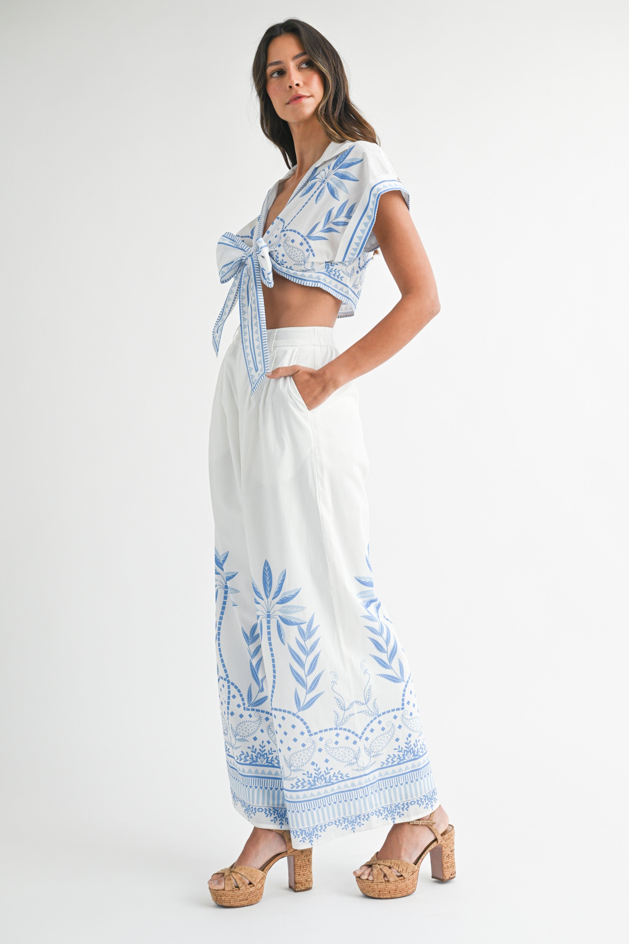 Fashion Summer White Blue Floral Print Front Tie-Up Crop Top