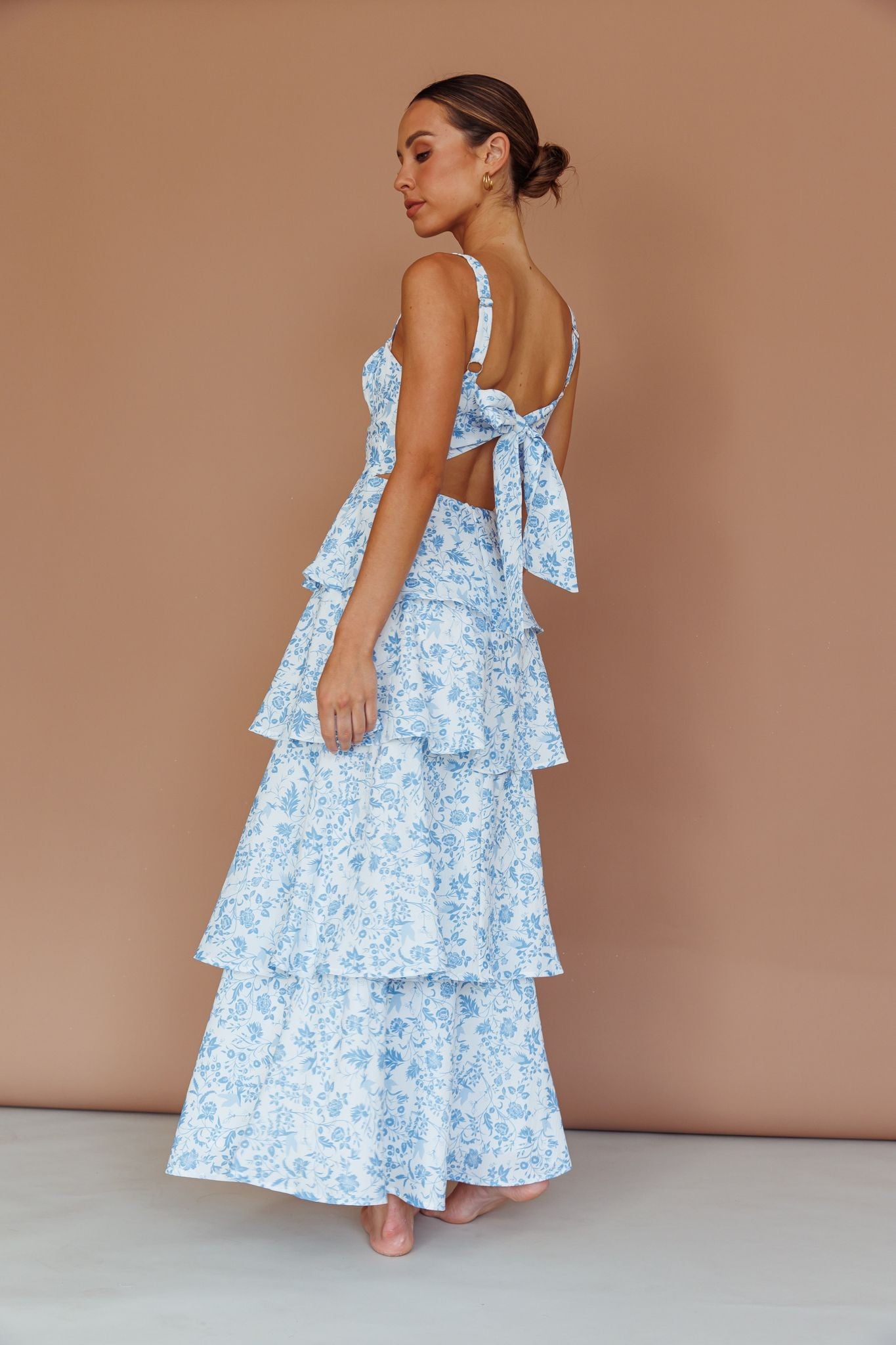 Fashion Strap White Blue Floral Print Ruffle Layered Back Tie-Up Maxi Dress