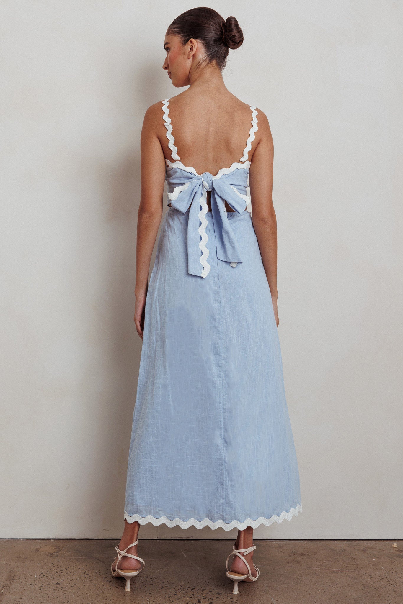 Fashion Summer Strap Baby Blue Back Tie-Up Maxi Dress with Trim Band Detailed