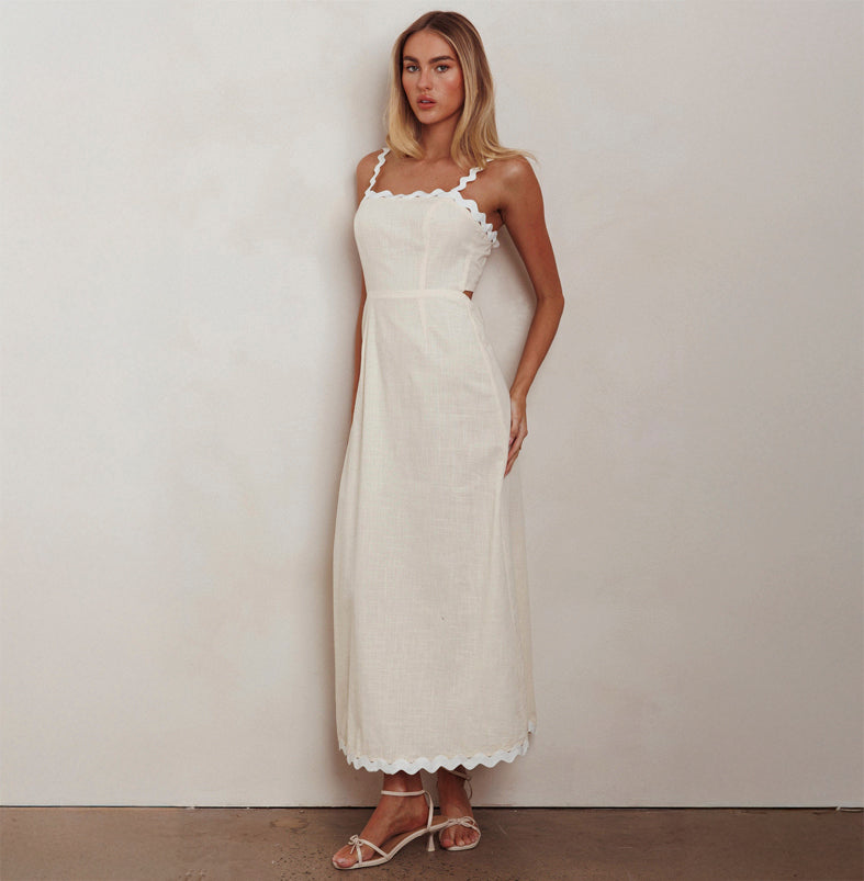 Fashion Summer Strap Oat Back Tie-Up Maxi Dress with Trim Band Detailed