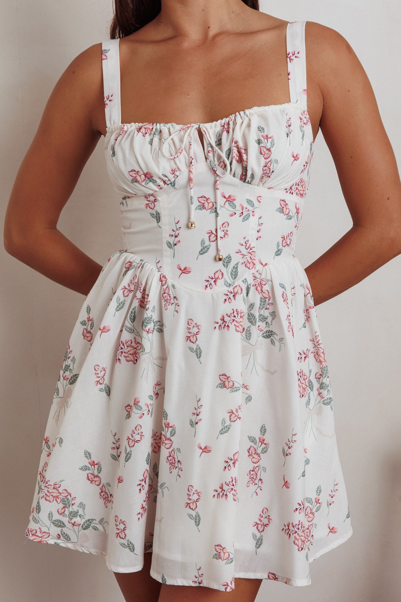 Fashion Summer Strap Cream Floral Print Ruffle Corset Tie-Up Dress EDITE MODE Fashion Summer Strap Cream Floral Print Ruffle Corset Tie-Up Dress EDITE MODE