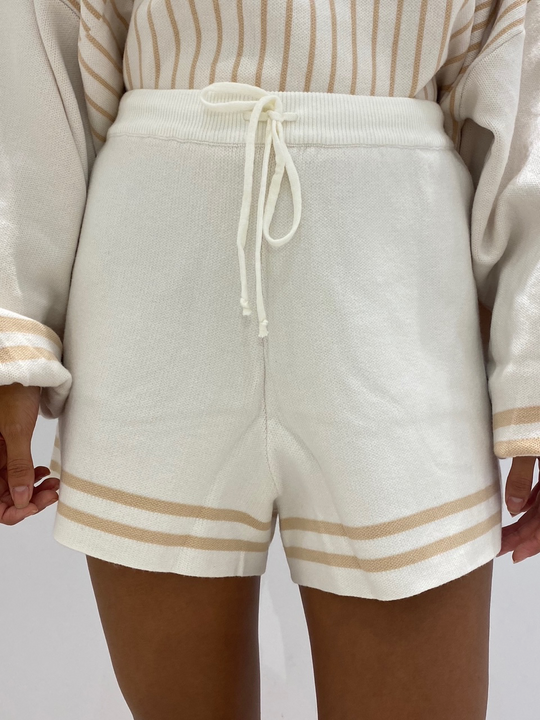 Fashion Beige High Waisted Tie-Up Casual Shorts