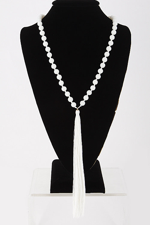 Fashion Long White Bead Glow in The Dark Necklace with Tassel