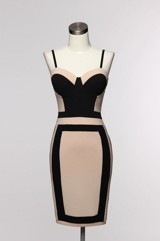 Elegant Geometric Contrast Dress