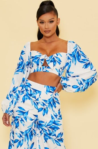 Elegant White Blue Floral Print Front Tie-Up Crop Top with Bell Sleeve