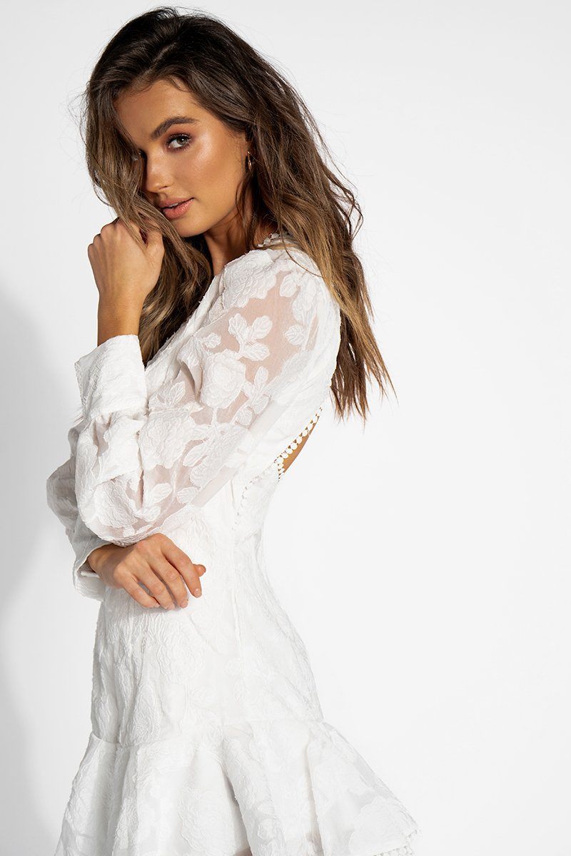 Fashion White Floral Lace Puffy Ruffle Tassel Dress with Long Sleeve