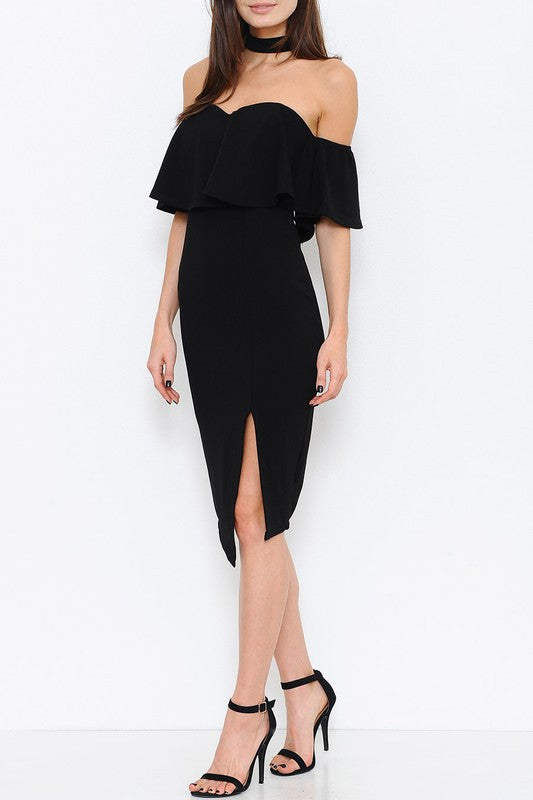 off shoulder dress with choker necklace Necklace or Not? The Golden Rule For Off-Shoulder Dresses