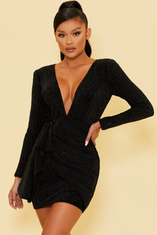 Fashion Black Velvet Deep V-Neck Ruffle Tie-Up Open Back Dress with Long Sleeve
