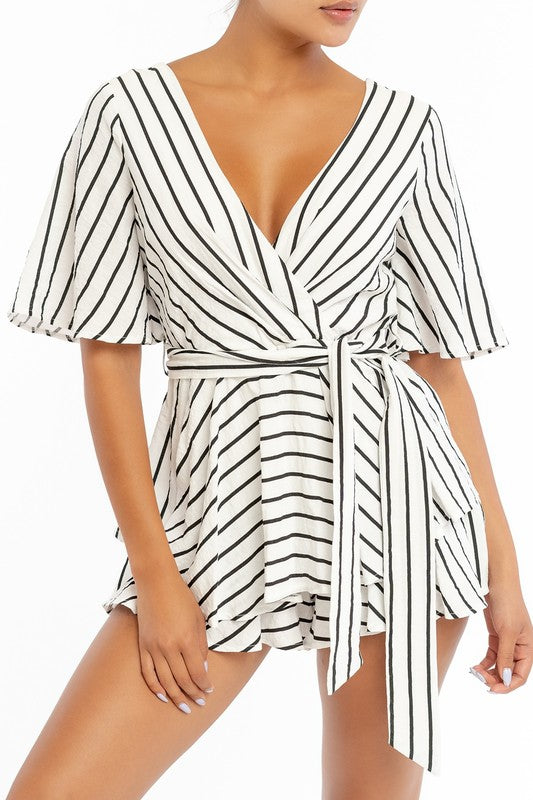 Fashion Summer White Contrast Ruffle Tie-Up Romper