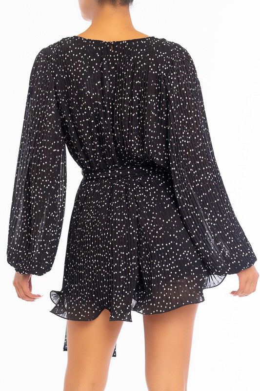 Fashion V-Neck Black Polka Dot Print Pleated Tie-Up Ruffle Romper with Long Sleeve