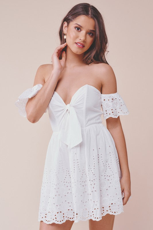 Fashion Summer Off Shoulder Tie-Up Lace White Dress