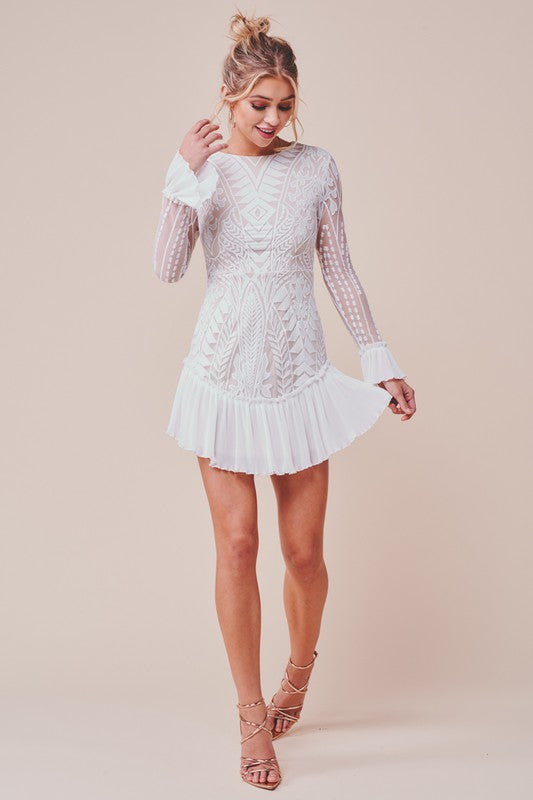 Elegant White Floral Lace Ruffle Dress with Long Sleeve