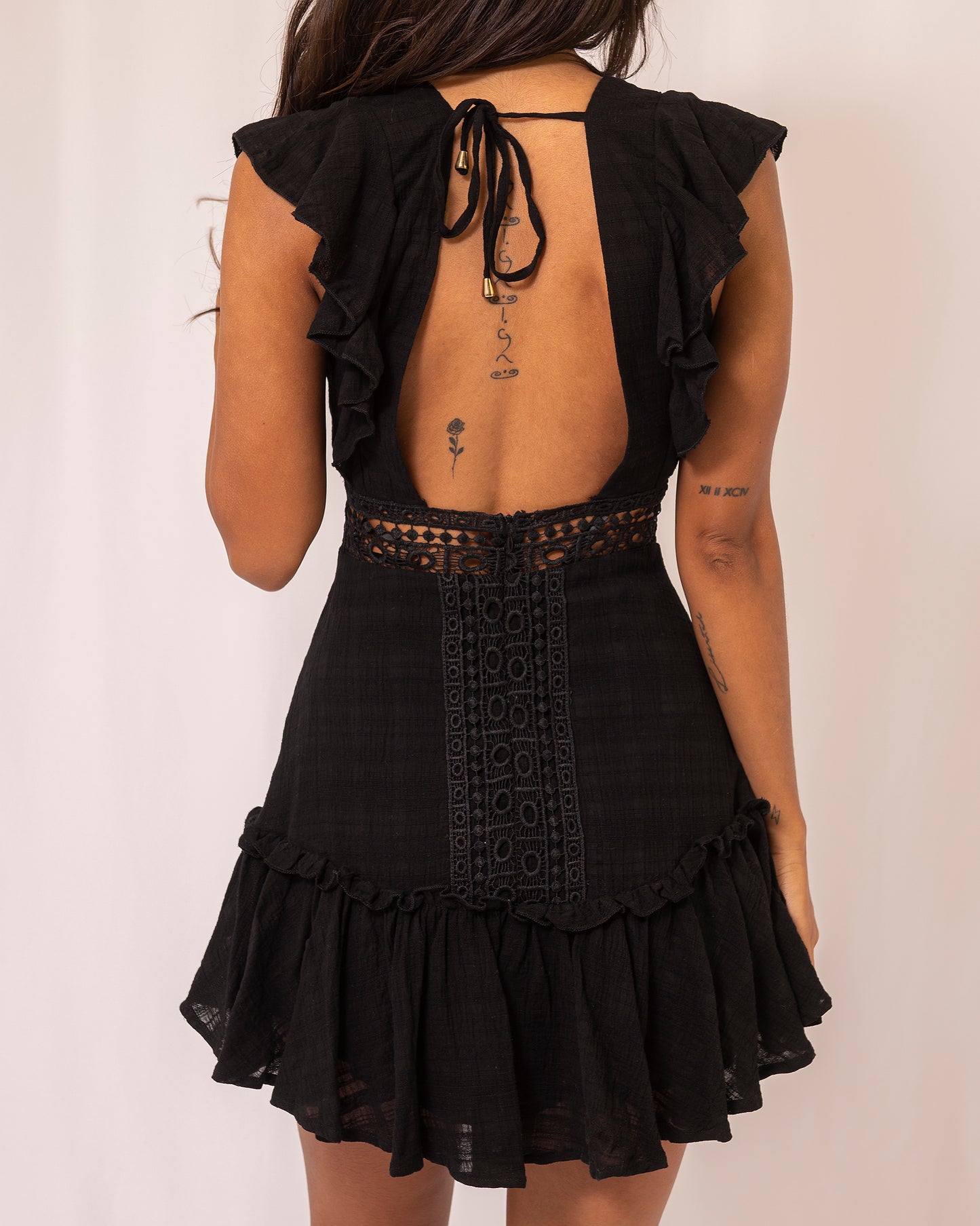 Elegant Black Lace Ruffle Deep V-Neck Dress with Band Sleeve Detailed