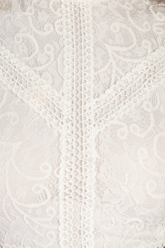 Elegant White Lace Crop Ruffle Dress with Band Sleeve Detailed