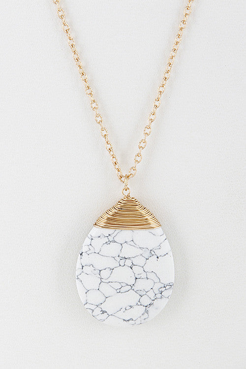 Elegant White Tear Drop Stone Gold Necklace